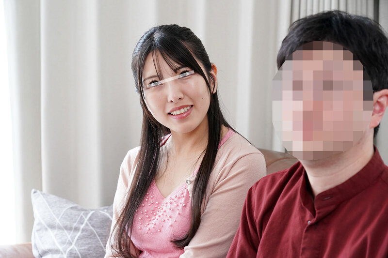 一般男女モニタリングAV マジックミラーの向こうには愛する旦那!夫自慢の美人すぎる清楚妻へ初めての大量顔面ぶっかけ!溜まりにたまった濃厚精子を浴びせられて髪・顔・身体まで精子でべっとり!ニオイたつチ○ポ汁に火照ってしまった奥様は旦那のすぐ横でザーメンまみれ… 公式サンプル 2